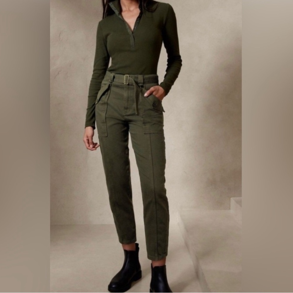 Banana Republic women’s green cargo pants size 6 tall